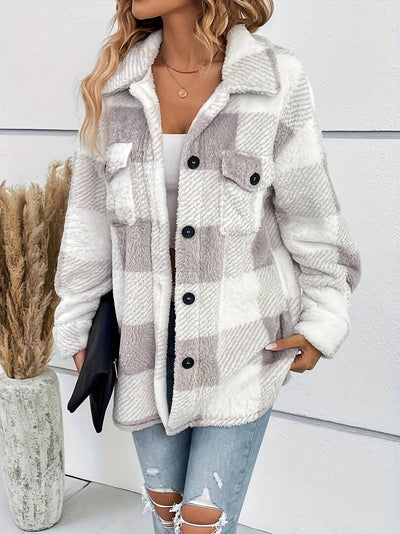 Emma – Gemütliche karierte Shacket mit Button-Down-Front | Weiche, karierte Fleece-Hemdjacke in neutralen Tönen