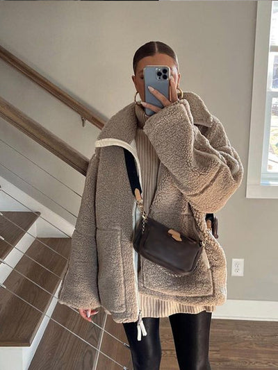 Stylische und kuschelige Sherpa Jacke für kalte Tage