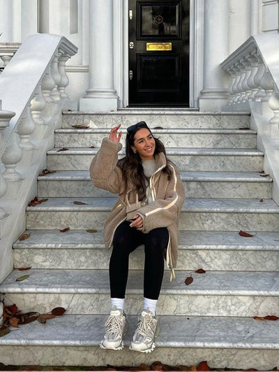 Stylische und kuschelige Sherpa Jacke für kalte Tage