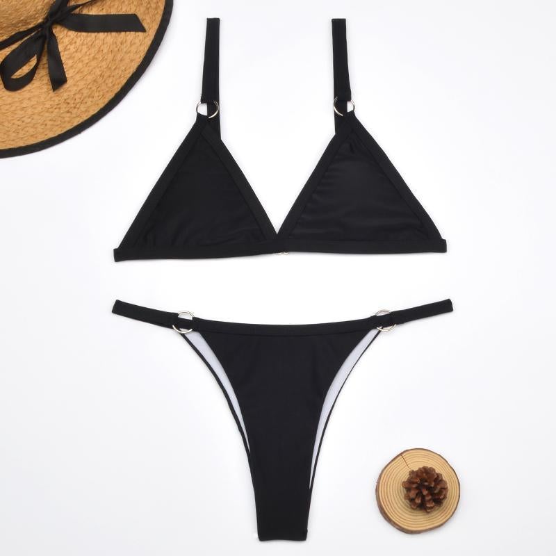 Thelma® | Zweiteiliger Bikini-Badeanzug mit goldenen Metallringen und dreieckigen Cups