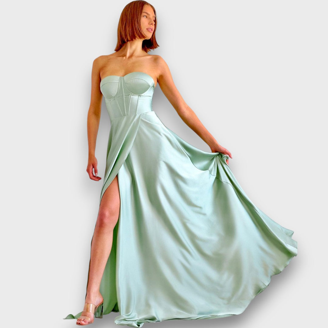 Victoria – Schulterfreies Abendkleid mit Rückenschnürung