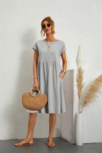 Elegantes Damen Sommerkleid mit Tasche | Midi in Grau