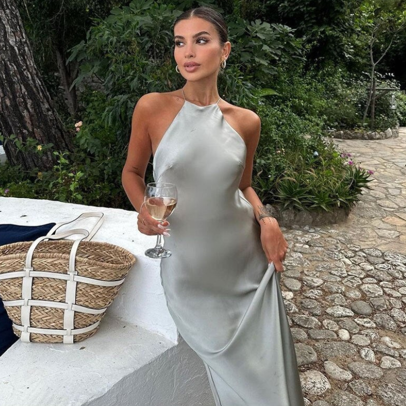 Elegantes rückenfreies langes Damenkleid | Maxi