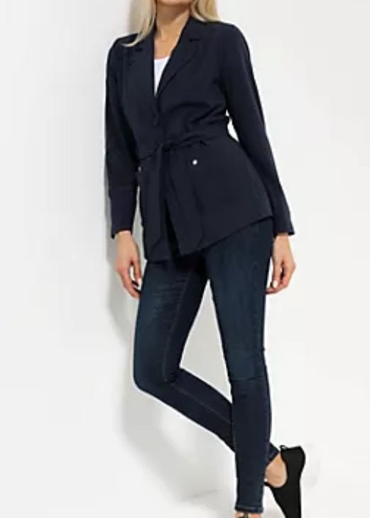 Eva - Schicker marineblauer Blazer mit Bindegürtel | Zeitlose Eleganz: Blazer mit Revers und Gürtel