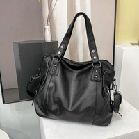 Ronalyn | Damen Groß Umhängetasche | Beige in Schwarz