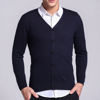 Finbar | Herren Tracht Strickjacke | V-Ausschnitt in Dunkelblau