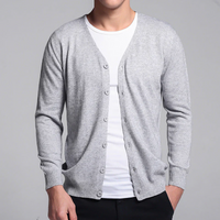 Finbar | Herren Tracht Strickjacke | V-Ausschnitt in Hellgrau