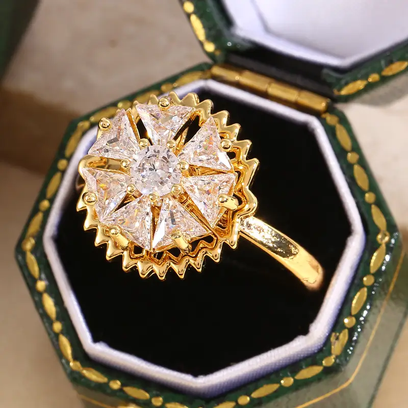 Ring mit kristallinen Blumen im Vintage-Look