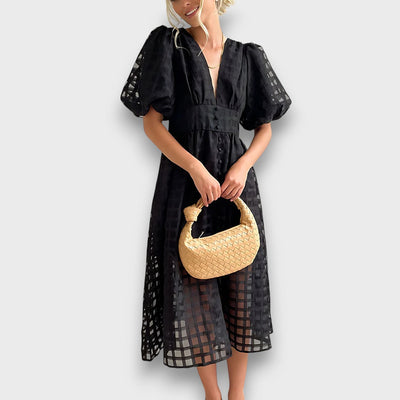 Lianora – Feminines Midikleid mit Strukturmuster