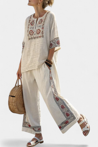 Amelie | Anspruchsvolle Bestickte Rohbluse & Weite Hose in Floral