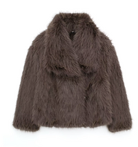 Elegante warme Damen-Felljacke für kalte Monate in Braun