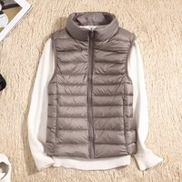 Sophie - Äußerst leichte, warme Weste in Khaki