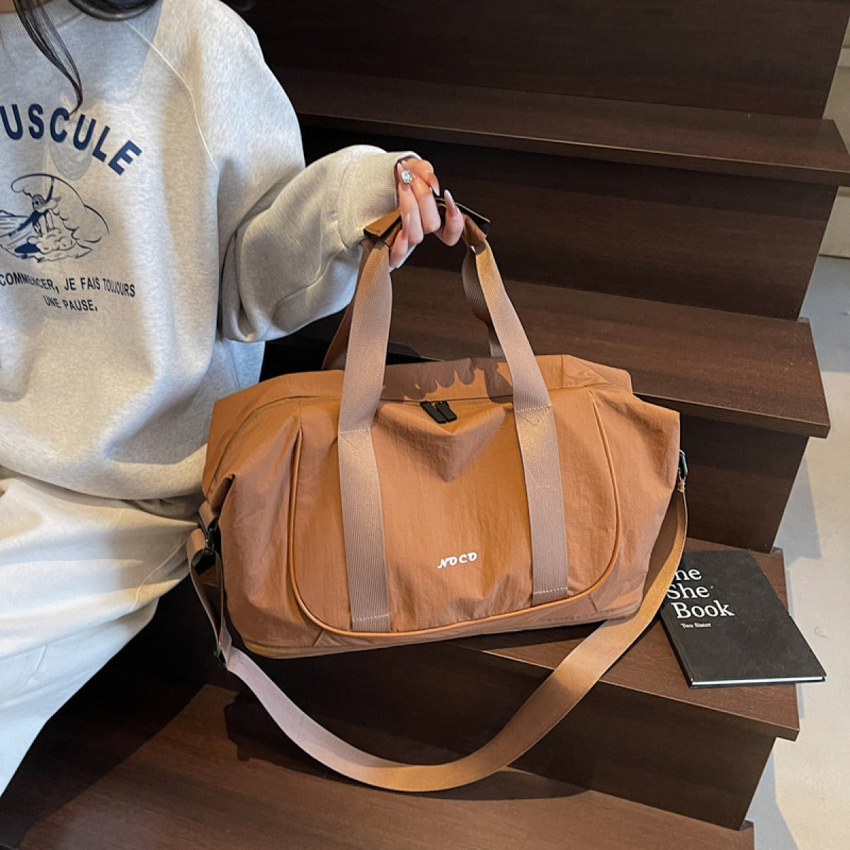 Umhängetasche für Frauen aus sportlichem und strapazierfähigem Stoff - Miranda