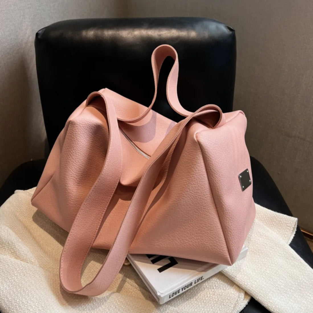 Damen-Tragetasche aus Kunstleder mit großem Fassungsvermögen im lässigen Stil - Andrea