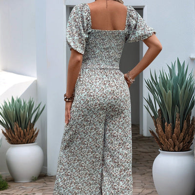 Kurzärmeliger, geblümter Damenoverall mit quadratischem Ausschnitt - Indira