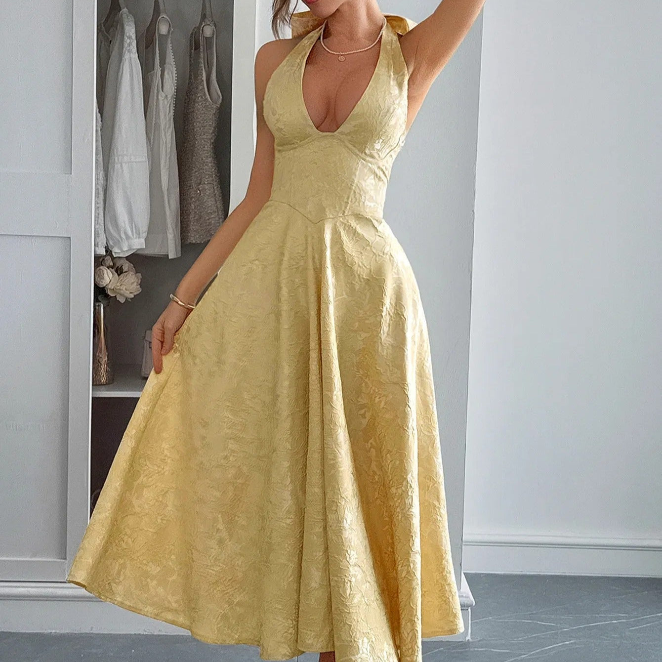 Midikleid für Frauen Jacquard elegant Neckholder-Ausschnitt - Mireille