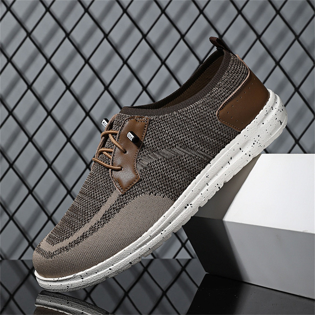 Sportschuhe für Männer aus atmungsaktivem Stoff mit synthetischen Details - Henrik