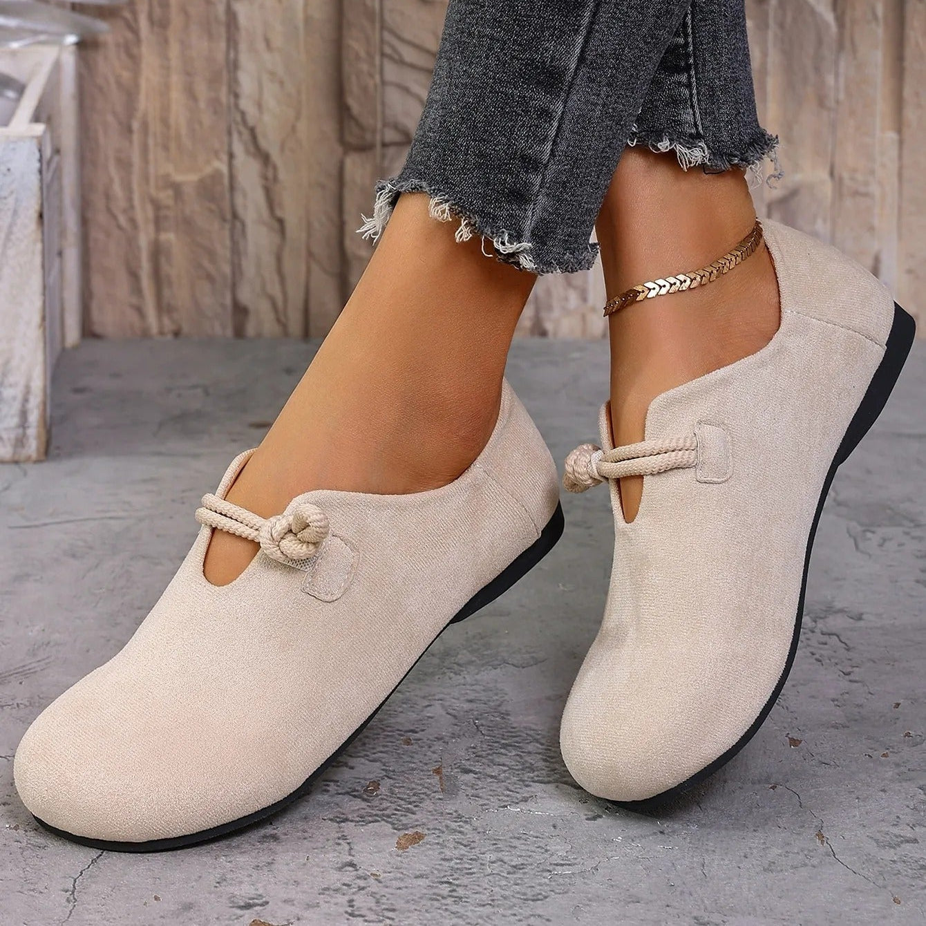 Flache Damen-Wildlederschuhe mit minimalistischem Design - Miriam