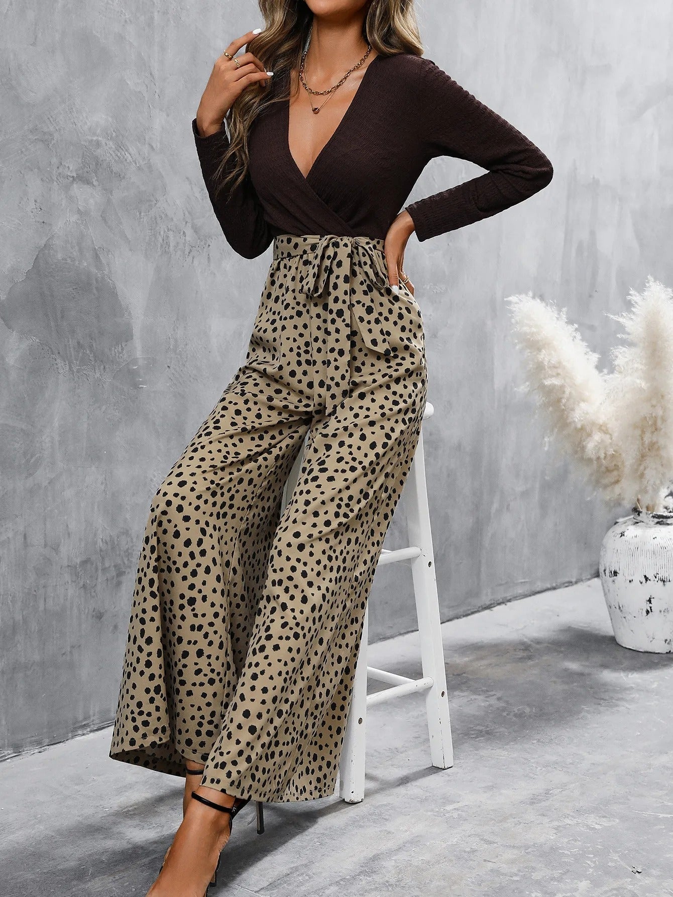 Damen Jumpsuit mit überkreuztem Ausschnitt und bedruckter Palazzohose - Pamela