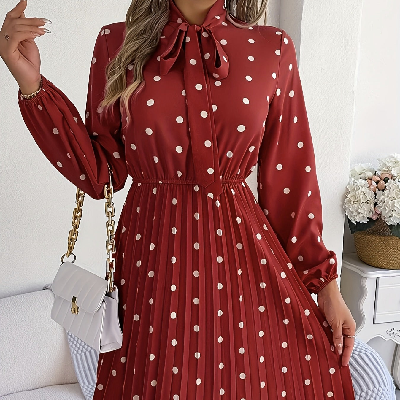 Midikleid aus Satin mit plissierten Tupfen - Cécile