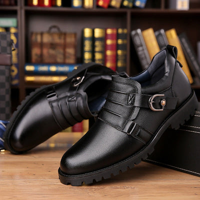 Modische Herrenschuhe aus Kunstleder mit seitlicher Schnalle - Octavio