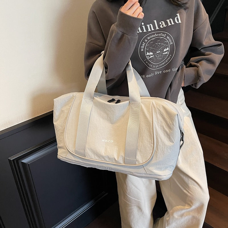 Umhängetasche für Frauen aus sportlichem und strapazierfähigem Stoff - Miranda