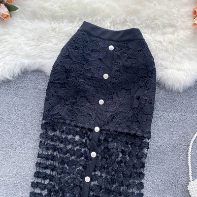 Langer Damenrock aus Spitze mit Blumendetails und Knöpfen gerader Schnitt - Solène