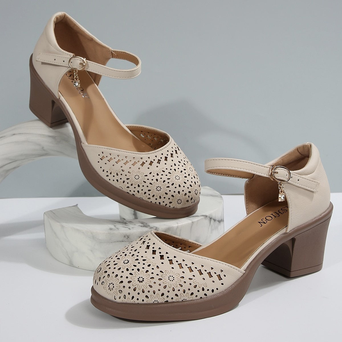 Damenstiefelette aus Kunstleder mit dekorativer Schnalle - Noelia