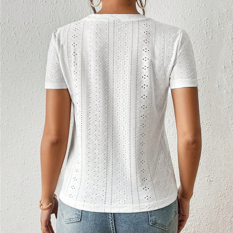 Damen T-Shirt aus Baumwolle mit Stickerei, kurzen Ärmeln und Rundhalsausschnitt - Livia