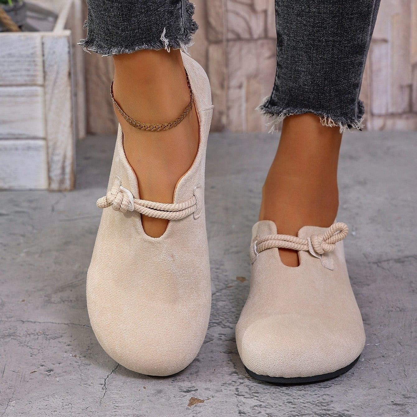 Flache Damen-Wildlederschuhe mit minimalistischem Design - Miriam