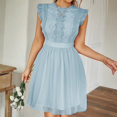 Kurzes Damenkleid mit plissiertem Spitzenmieder im romantischen Stil - Adriana