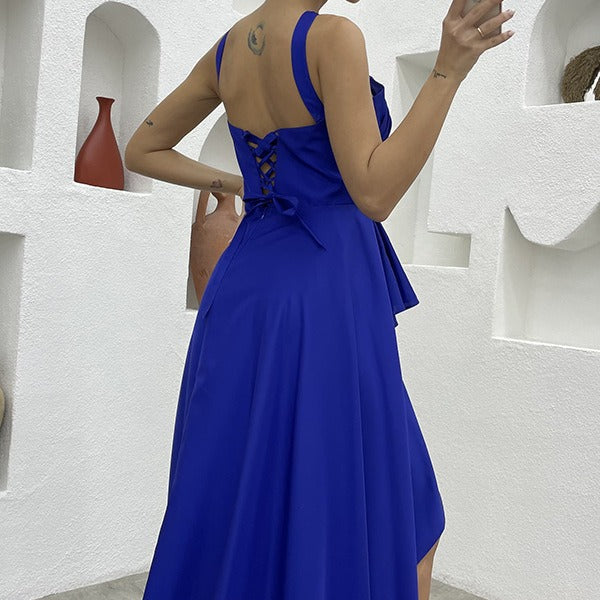 Langes plissiertes Damenkleid aus Satin mit asymmetrischem Schnitt - Natalia