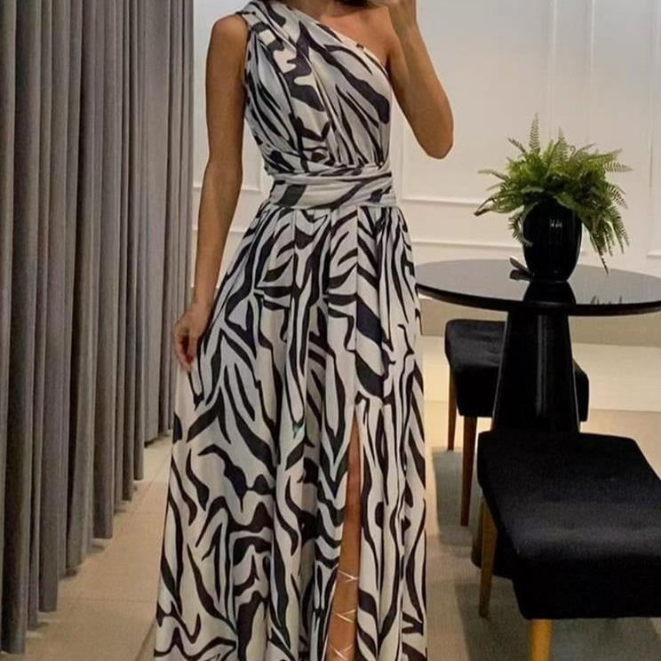 Asymmetrisches langes Kleid mit Falten und Seitenschlitz - Soraya