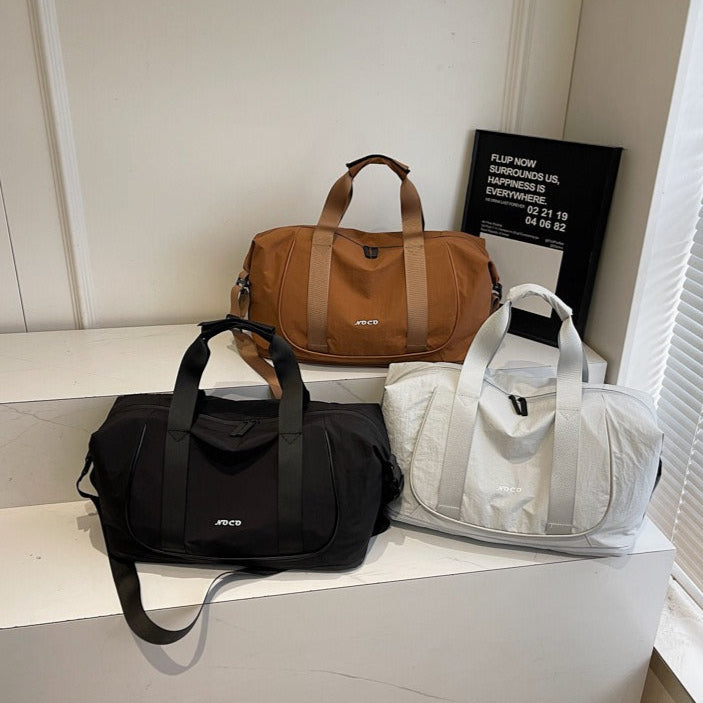 Umhängetasche für Frauen aus sportlichem und strapazierfähigem Stoff - Miranda