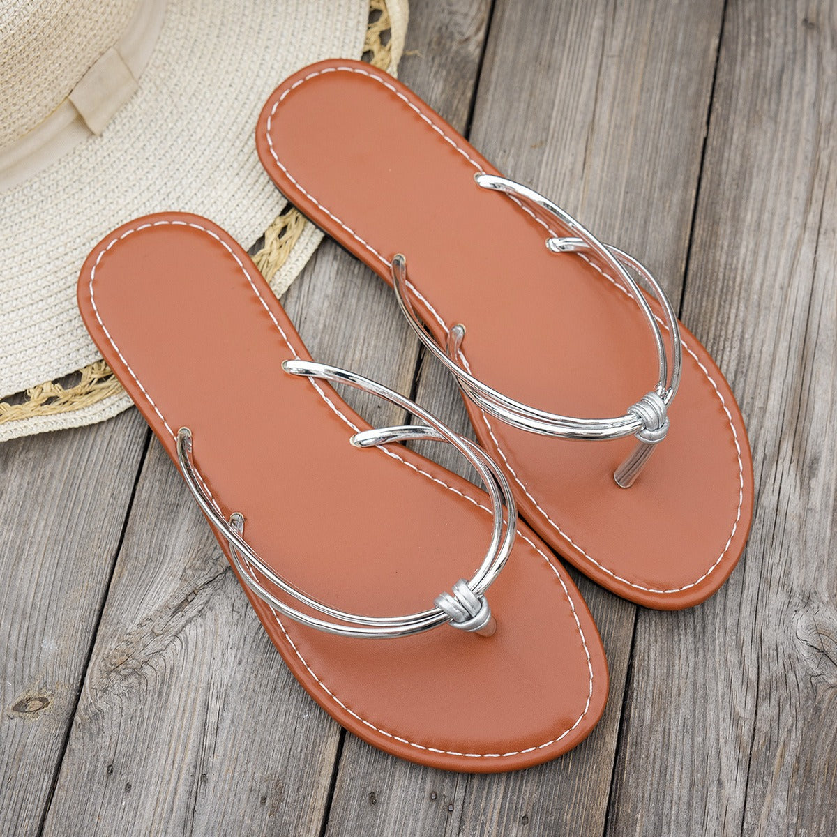 Minimalistische Damen-Sandalen mit dünnen Riemen aus Kunststoff - Adela