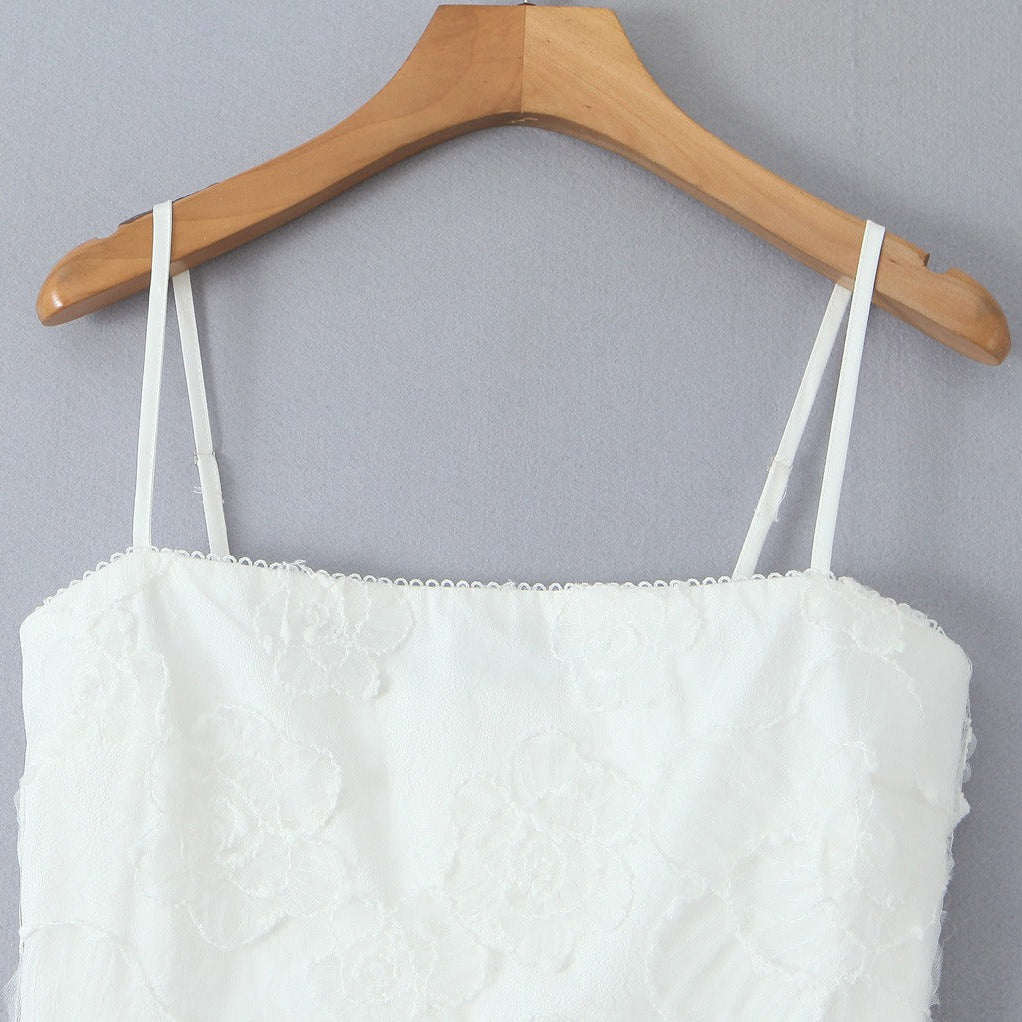 Langes Kleid aus geblümter Spitze mit eleganten Spaghetti-Trägern - Elena