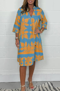 Niva | Glänzendes Frühlings-Midikleid in Orange und Blau