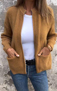 Mila | Strickjacke mit Reißverschluss und Tasche in Braun