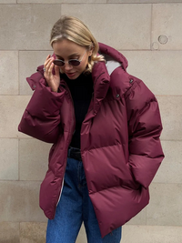 Dianne | Leichte Daunenjacke Damen | Steppjacke Lang in Weinrot