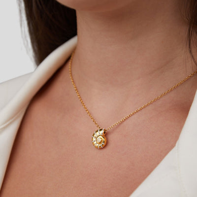 Luca Kristall Muschelanhänger Halskette