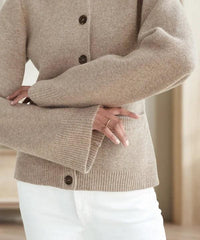 Martina | Warme Strickjacke aus Wollmischung in Taupe