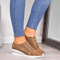 Lone Wedge Sneakers in Braun