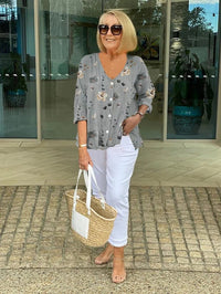 Frida | Florale Bluse mit V-Ausschnitt in Grau