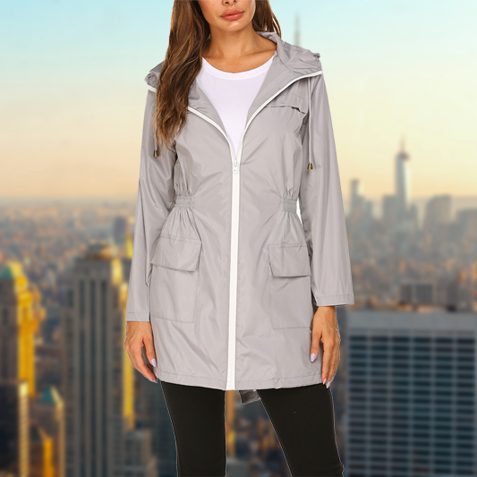 Stylische und wetterfeste Damen Regenjacke für Outdoor-Abenteuer
