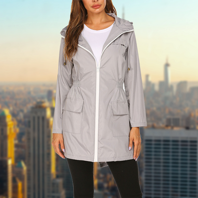 Stylische und wetterfeste Damen Regenjacke für Outdoor-Abenteuer