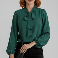 Renata | Elegante Schluppenbluse mit Schleife in Dunkelgrün