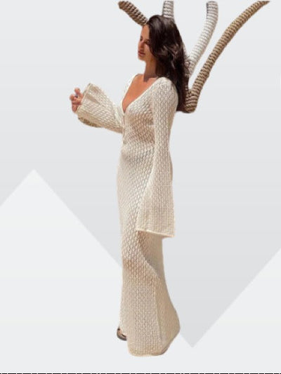 Eleganz Pur | Transparentes Kleid mit Tiefem V-Ausschnitt