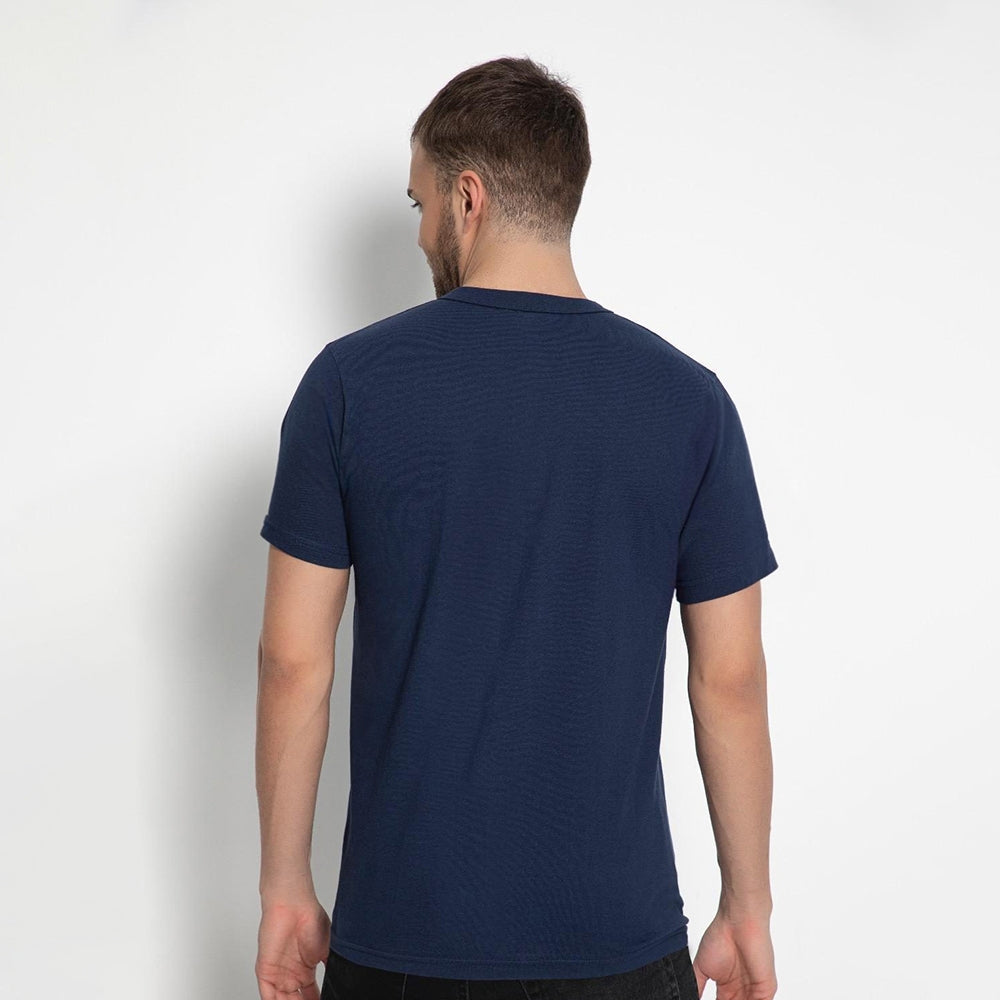 Set aus 3 Herren T- Shirts, 100% Baumwolle (strapazierfähig), Doppelkragen (verbreitert sich nicht), Reguläre Passform (komfortabel), MARINEBLAU (für jeden Stil)