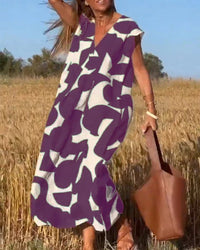 V-Neck Print Dress in Violett