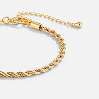Verdrehte Chic Goldarmband in 18K Gold